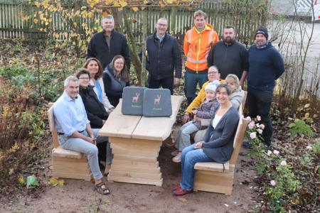60. Geburtstag Bürgermeister Bernhard Knörzer - Gratulaten der Gemeindeverwaltung und Bauhof
