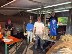 Mitarbeiter an der Mobilen Kelter