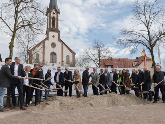 Start in die Bauphase: Spatenstich für die Nahwärme Neunkirchen 