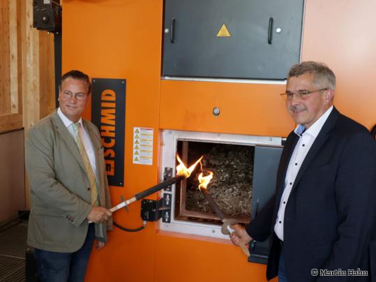 Anfeuern für morgen - nachhaltige Wärme startet in Betrieb